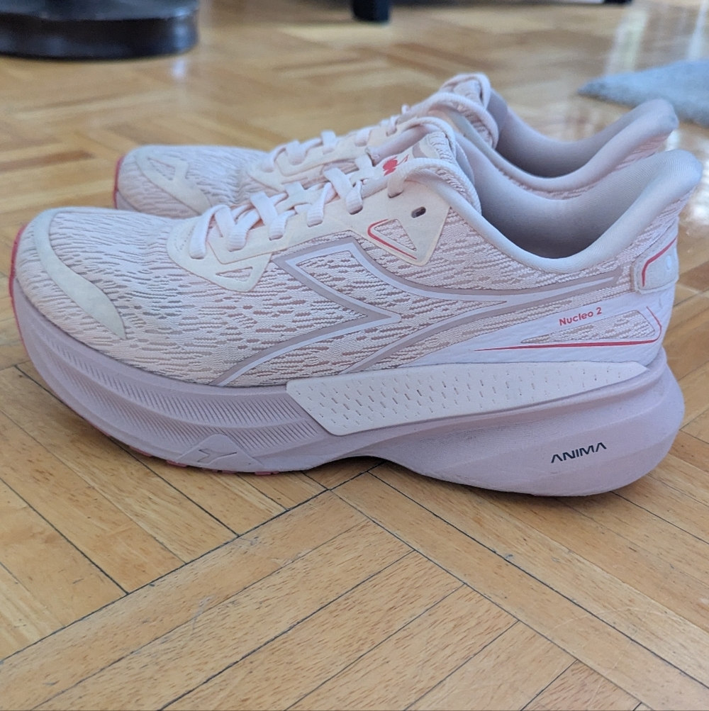 Diadora Women's Nucleo 2 Size 8